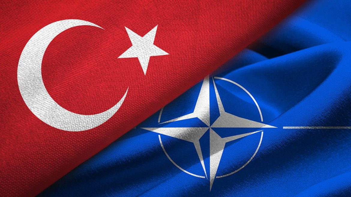 “Türkiye, NATO üyeliğine bir adım daha yaklaştı”